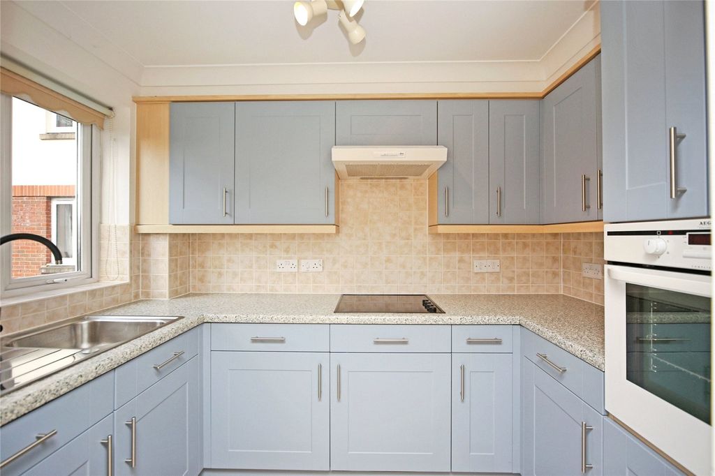 Property photo 3 of 13 Kitchen