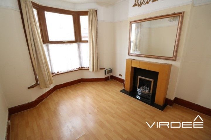 Property photo 2 of 20