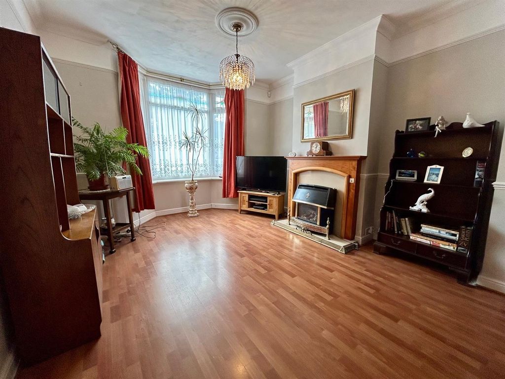 Property photo 2 of 17 Yh.Jpg