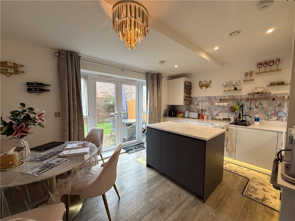 Property photo 3 of 28 Picture No. 05