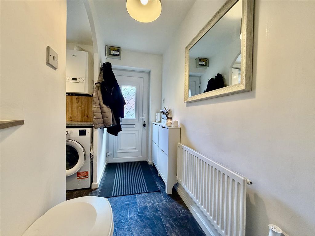 Property photo 2 of 20