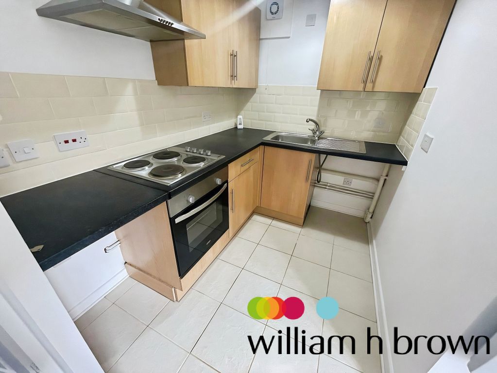 Property photo 2 of 6 Kitchen