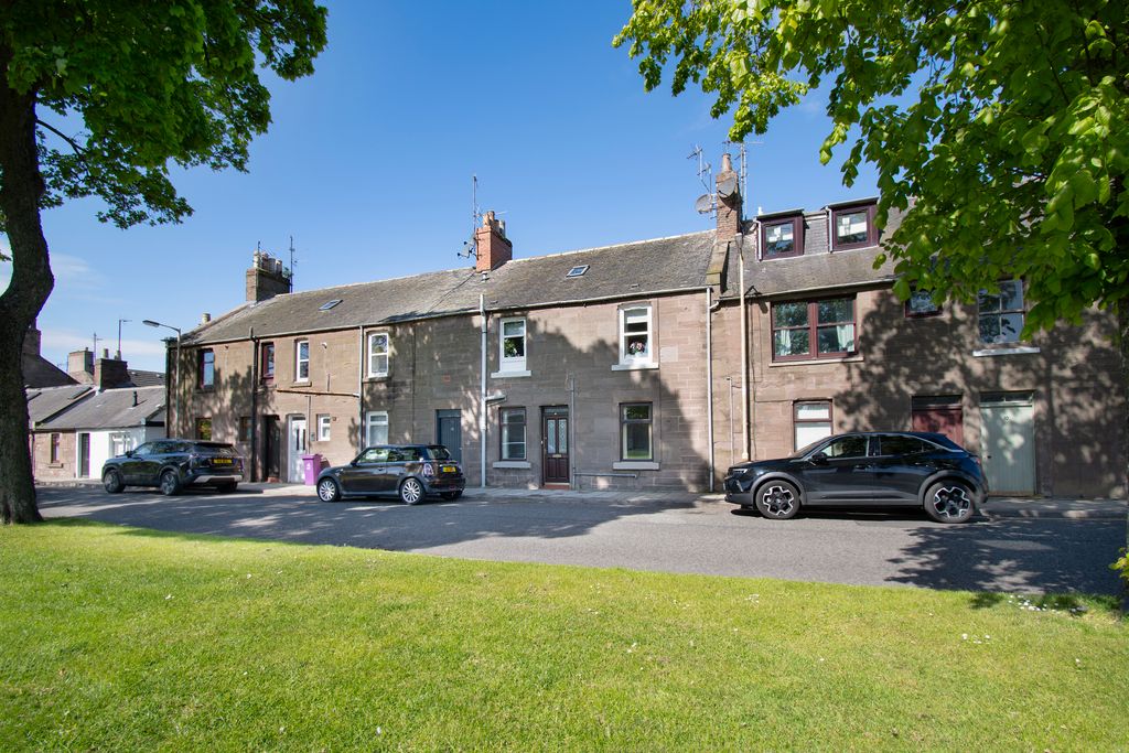 Property photo 2 of 29