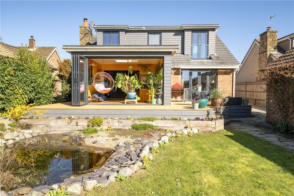 Property photo 2 of 12 Outside