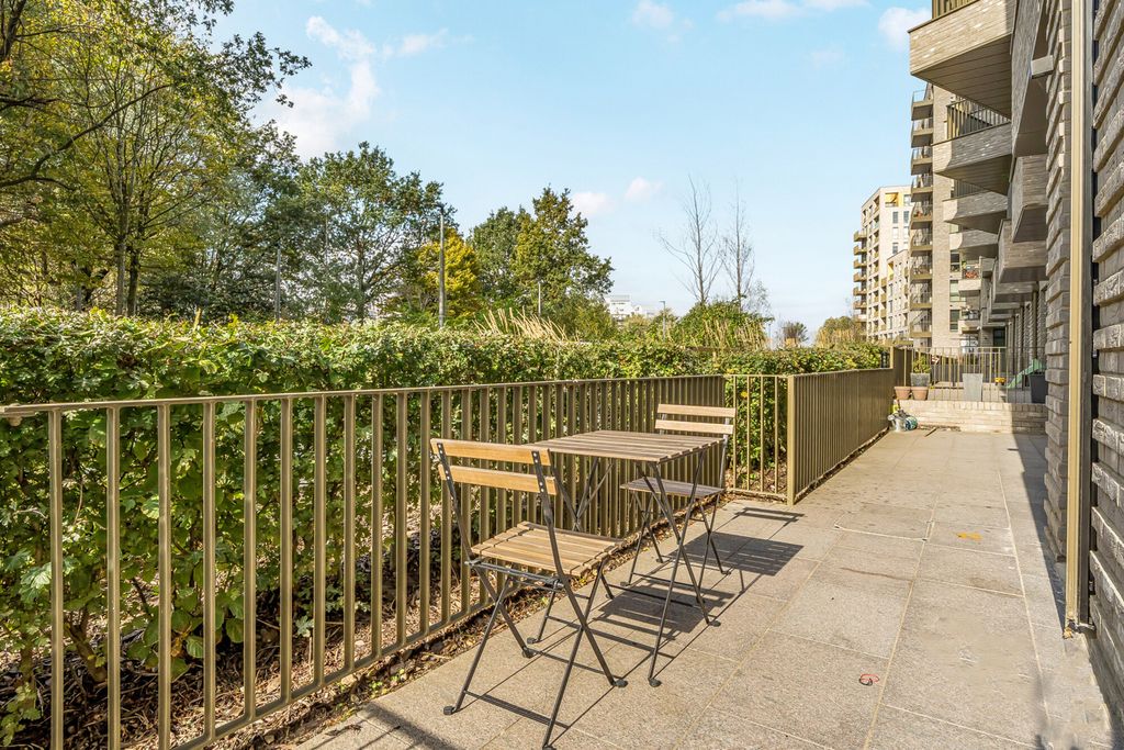 Property photo 3 of 20 Balcony