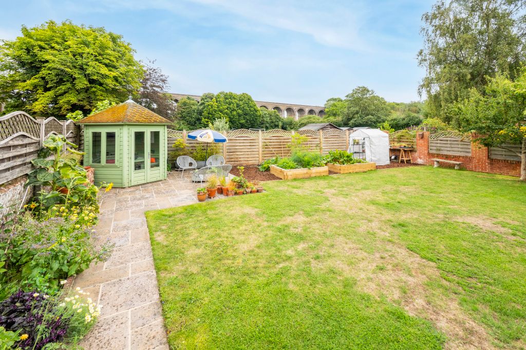 Property photo 3 of 19