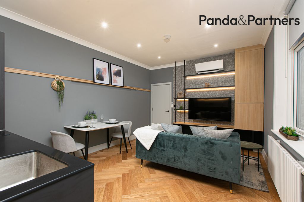 Property photo 1 of 13 Photo