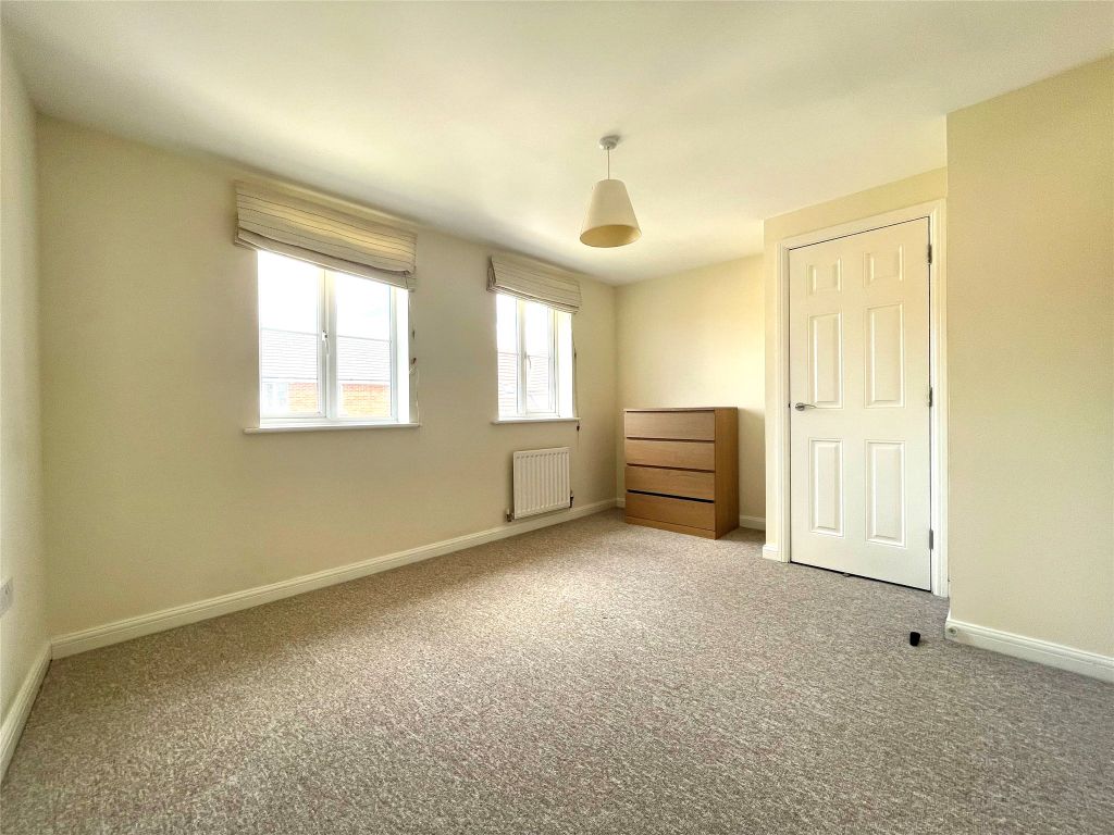 Property photo 3 of 9 Living Room