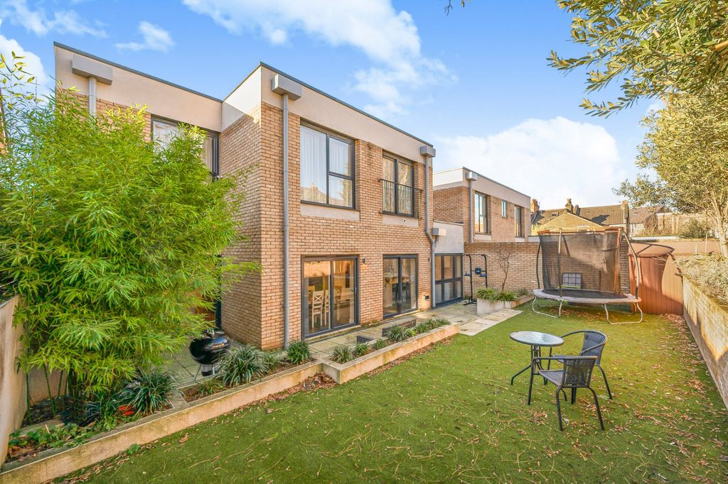 Property photo 2 of 15