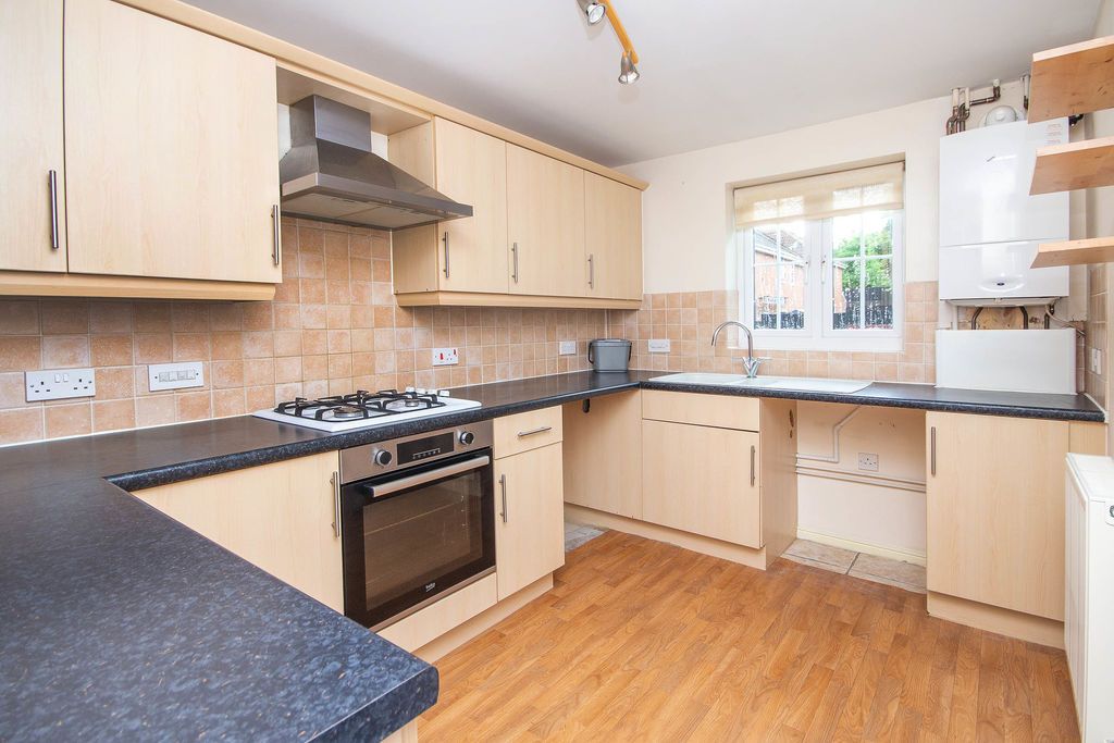 Property photo 3 of 15 Kitchen