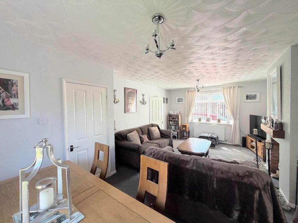 Property photo 3 of 17 Open Plan Dining Lounge