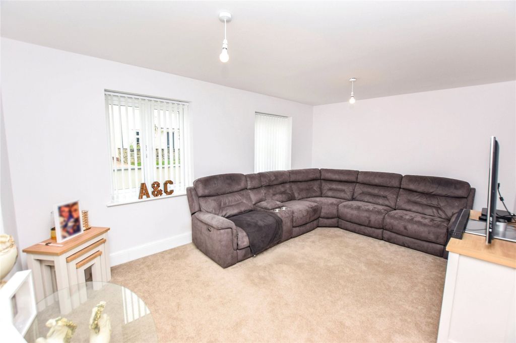 Property photo 3 of 9 Picture No. 06