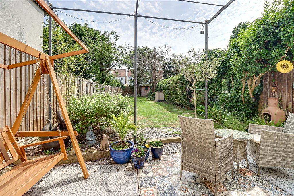 Property photo 2 of 18