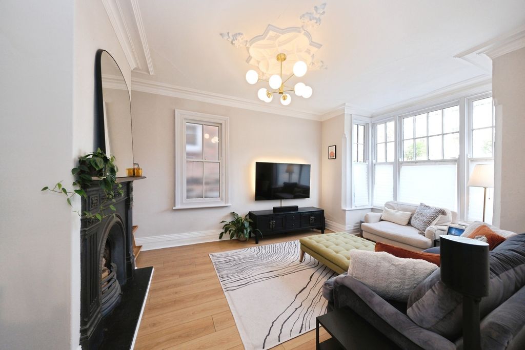 Property photo 3 of 20 Pbox-Img.Jpg