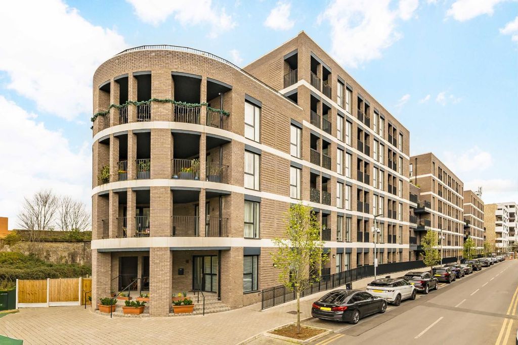 Property photo 3 of 8