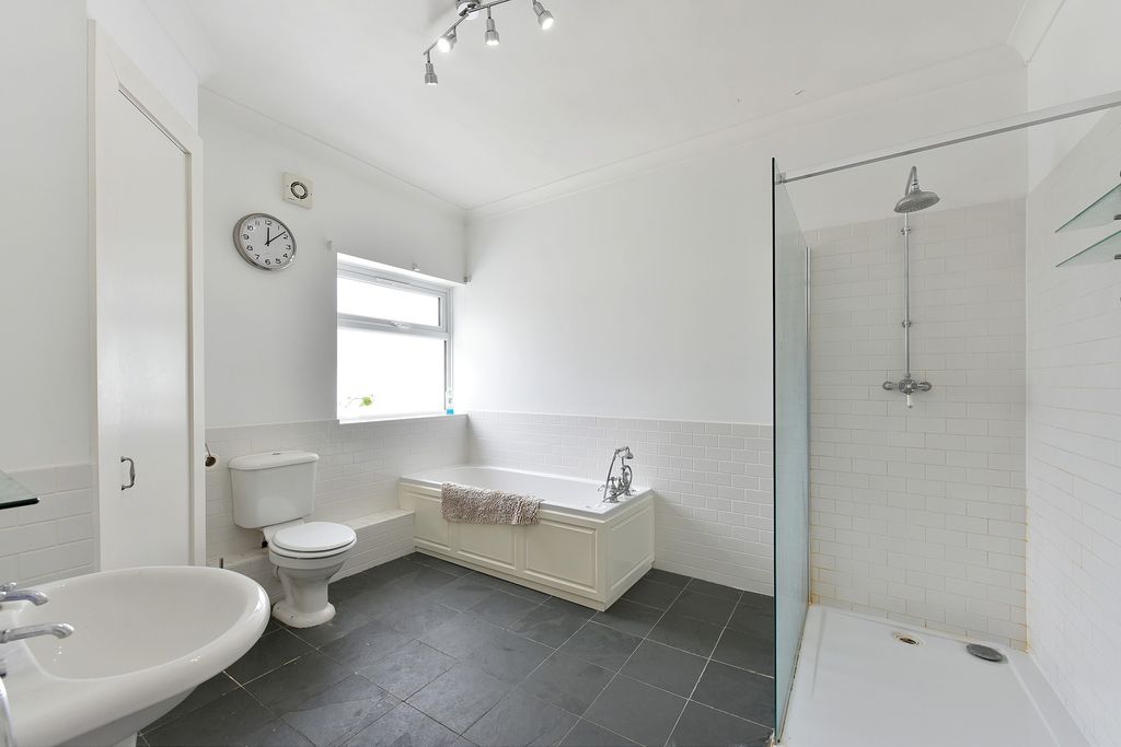 Property photo 3 of 6 Picture 3