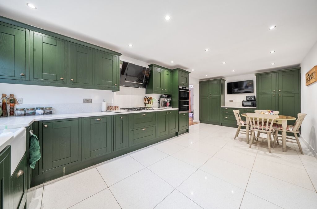 Property photo 2 of 27 1421261-16-69A8B8...