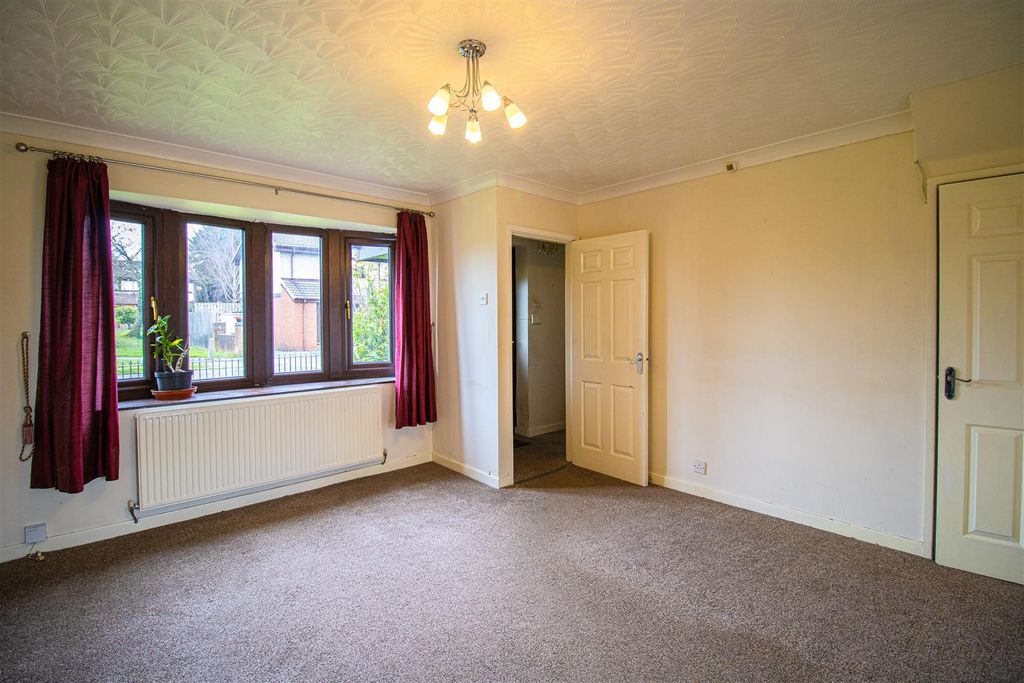 Property photo 3 of 11 Reception 1