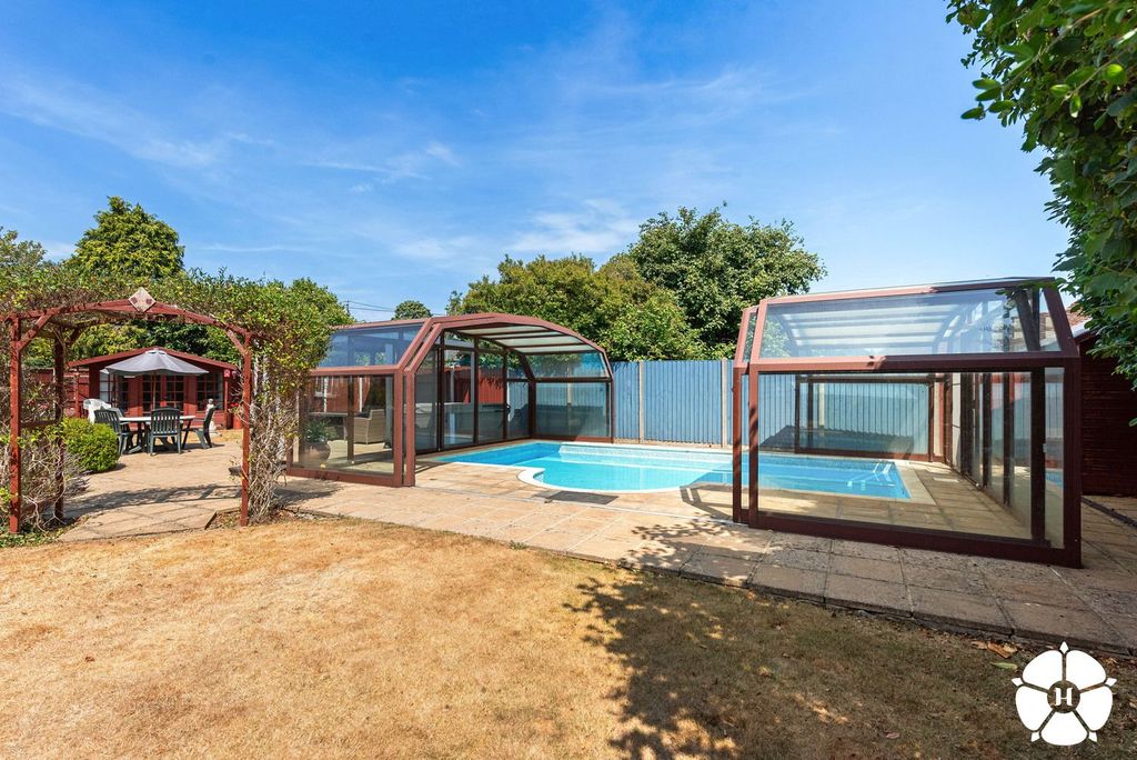 Property photo 3 of 31