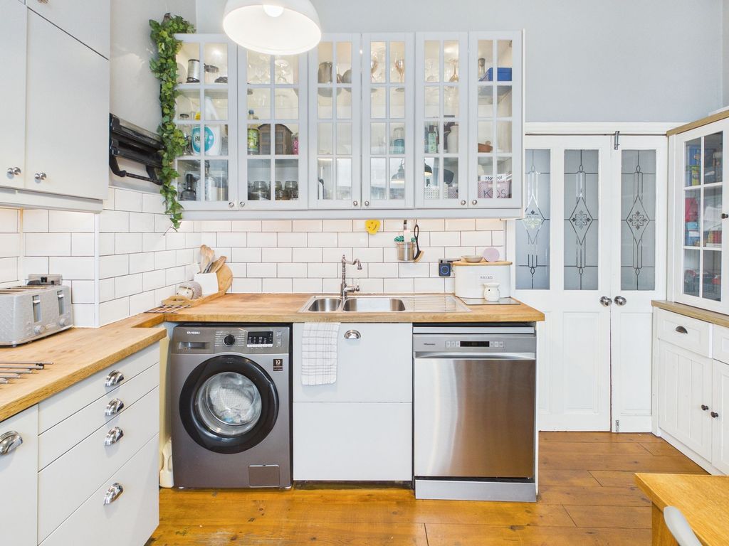 Property photo 3 of 36