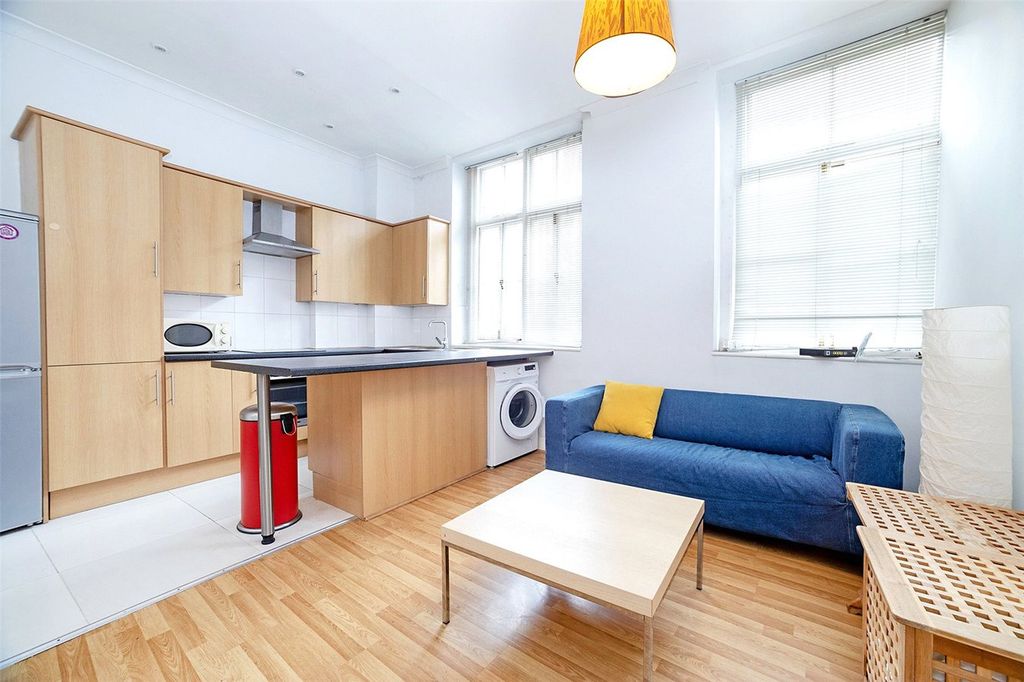 Property photo 2 of 8