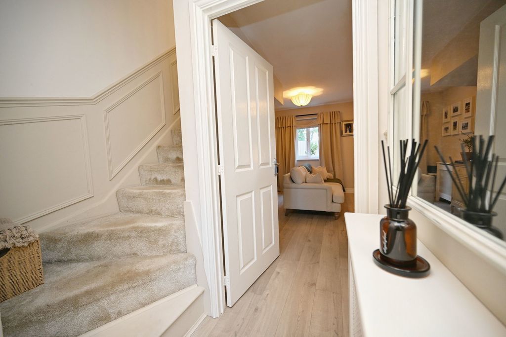 Property photo 2 of 22