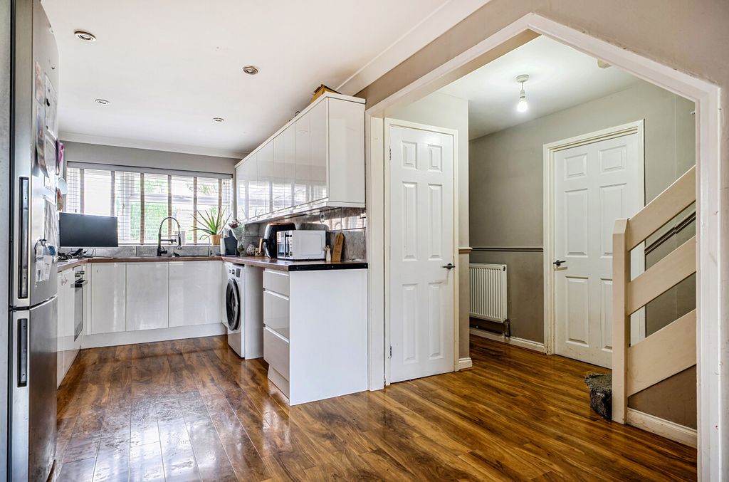 Property photo 2 of 18 1459804-10-6A3461...
