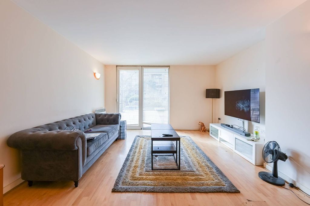 Property photo 2 of 11