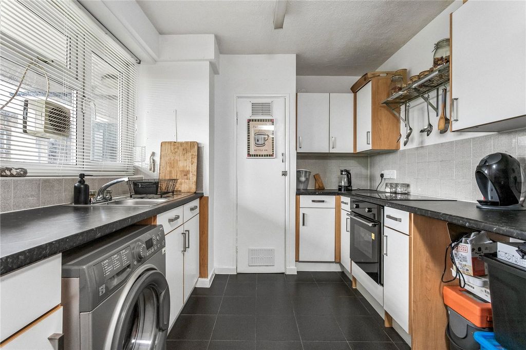 Property photo 3 of 9 Picture No. 14