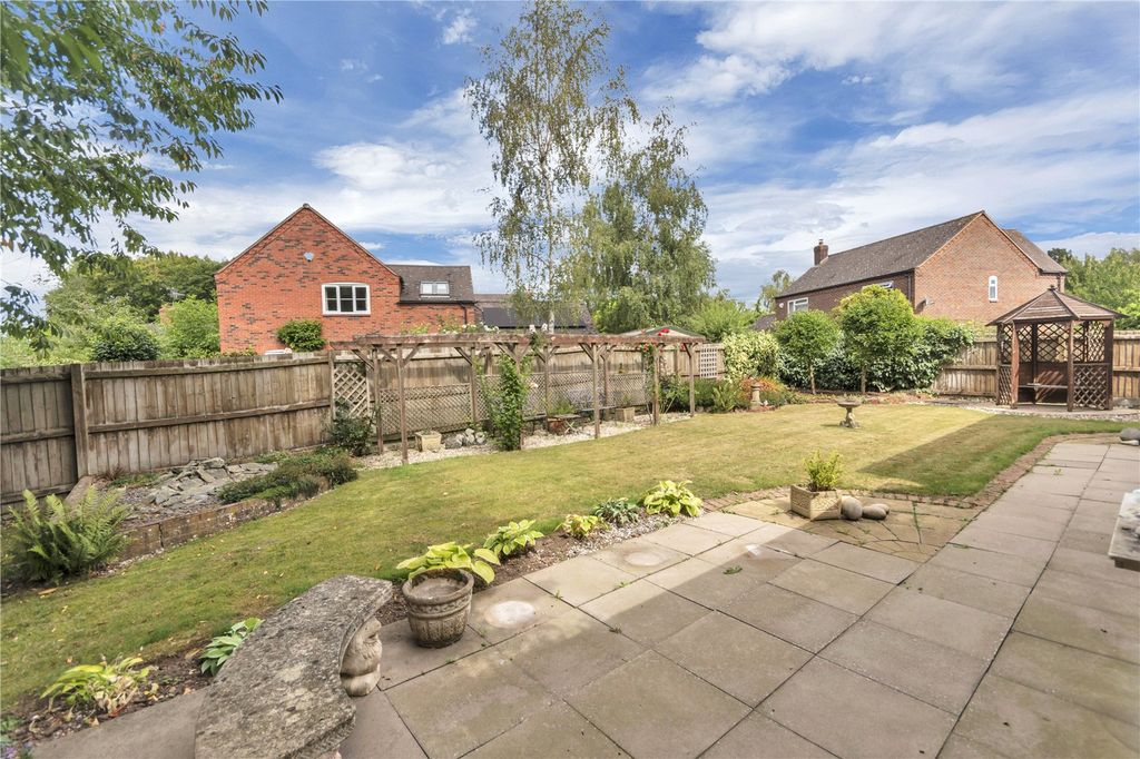 Property photo 2 of 25 Picture No. 36