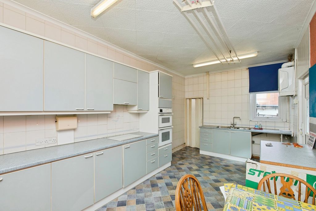 Property photo 3 of 17 Pbox-Img.Jpg