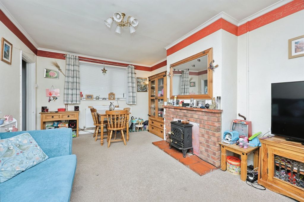 Property photo 2 of 17