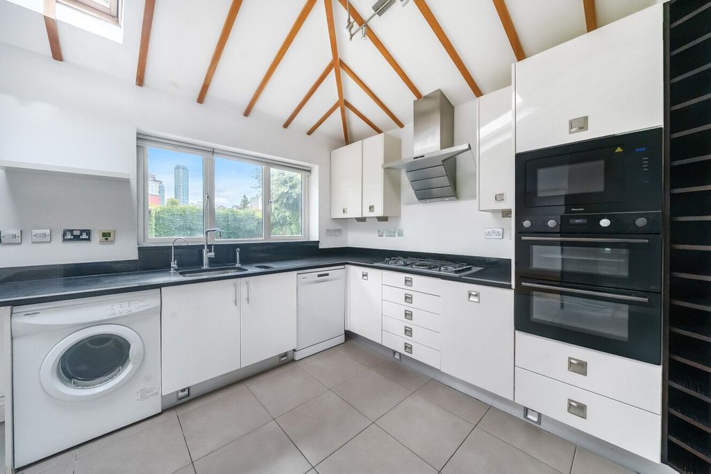 Property photo 2 of 11 Picture No. 49