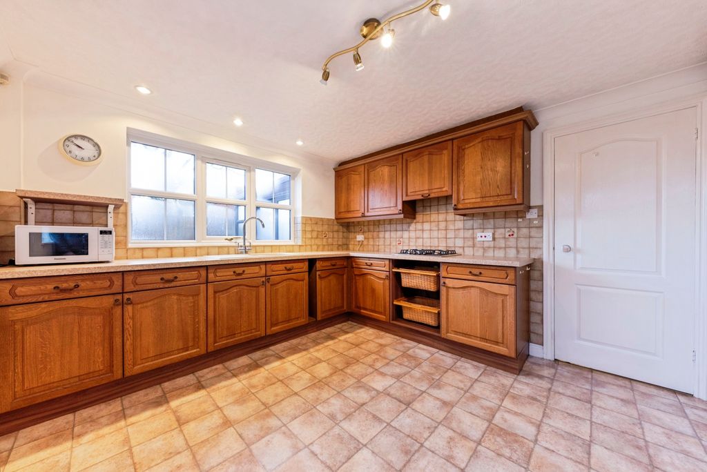 Property photo 3 of 15