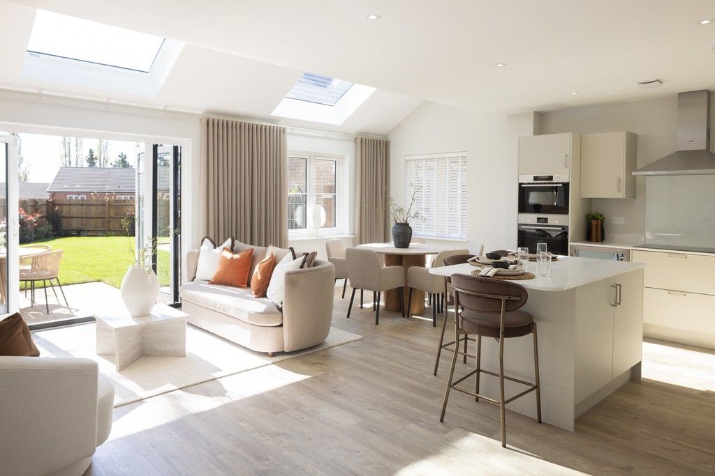 Property photo 2 of 13 Edmund Park, Kings Langley