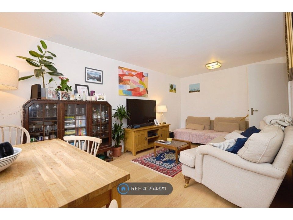 Property photo 2 of 21