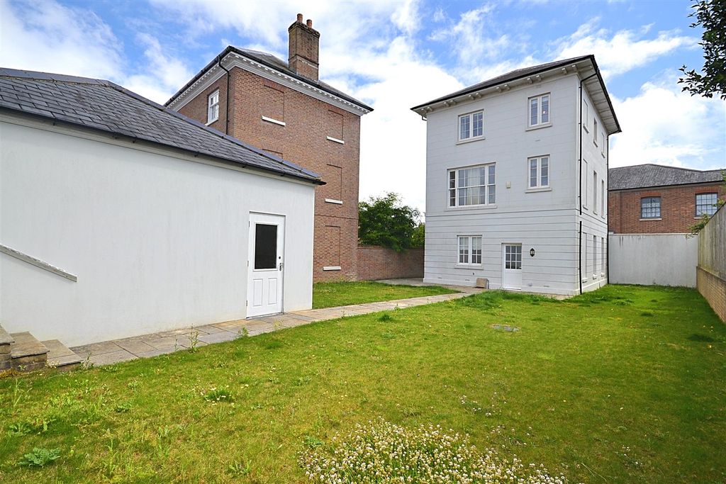 Property photo 1 of 33 46.Png