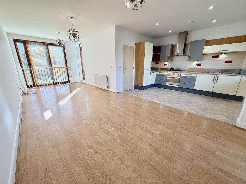 Property photo 2 of 22