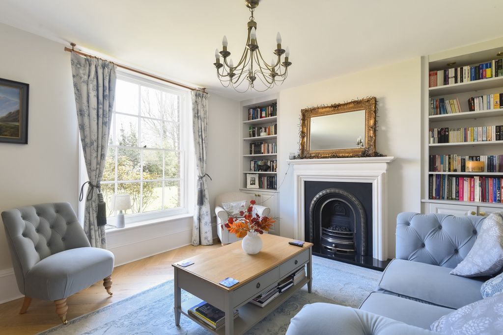 Property photo 3 of 33 4991055