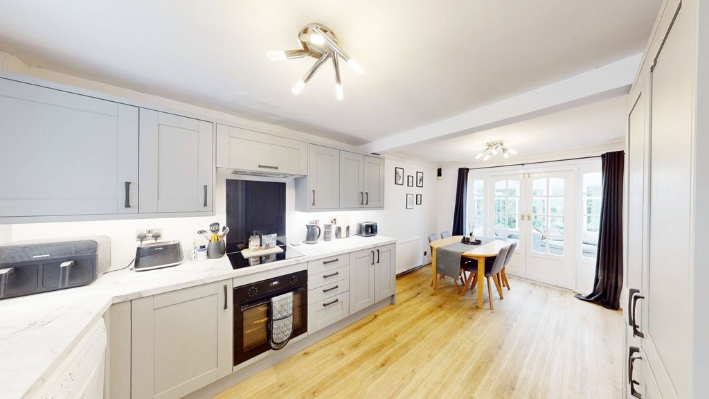 Property photo 1 of 21 Kitchen