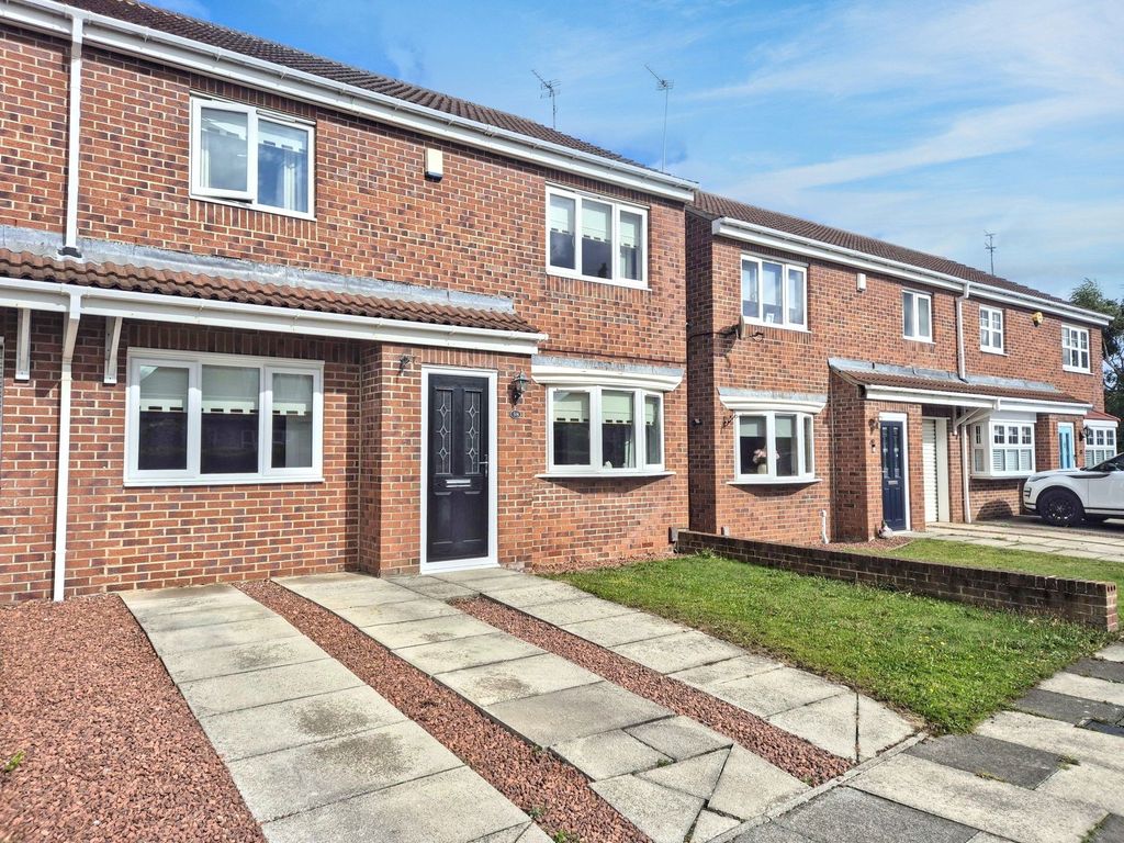 Property photo 1 of 32