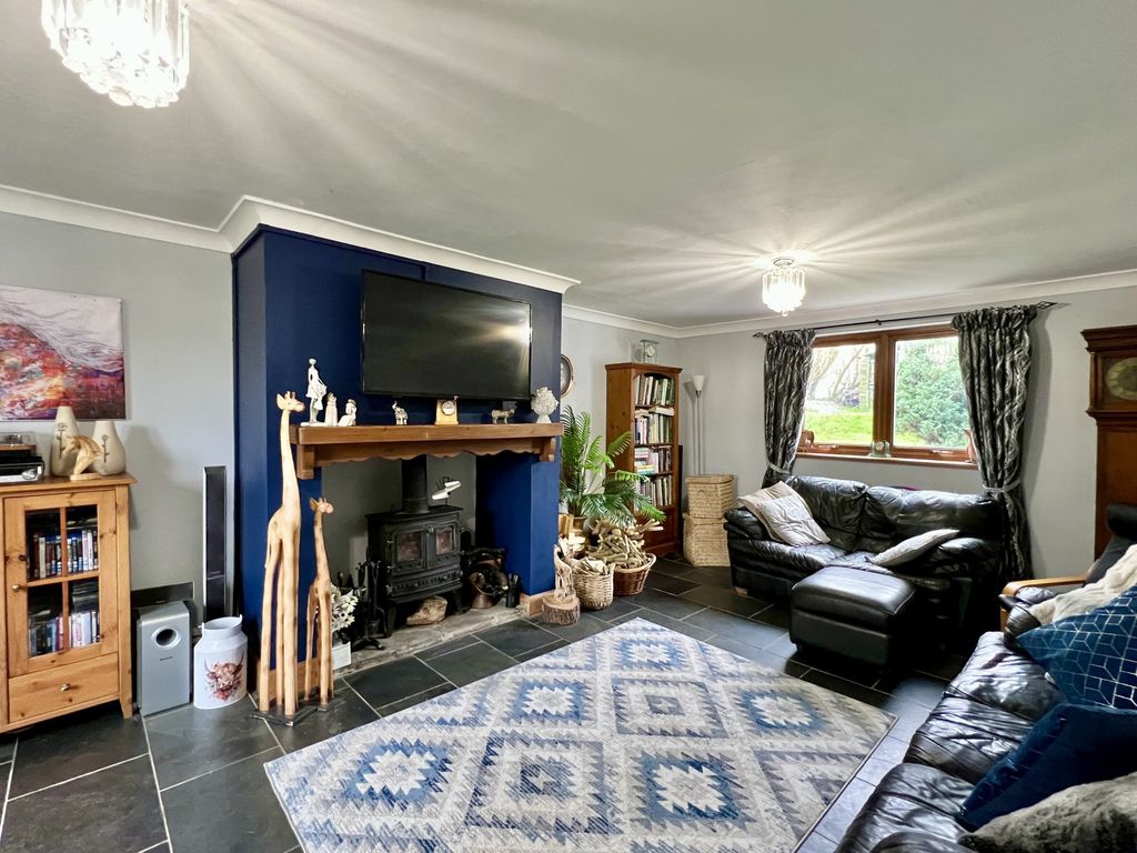 Property photo 3 of 31