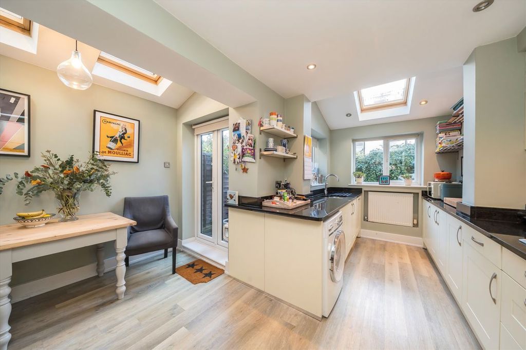 Property photo 3 of 9