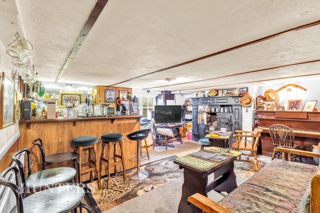 Property photo 3 of 25 Basement Bar