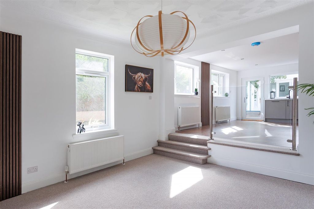 Property photo 3 of 32 13 Barony Rd 26.Jpg