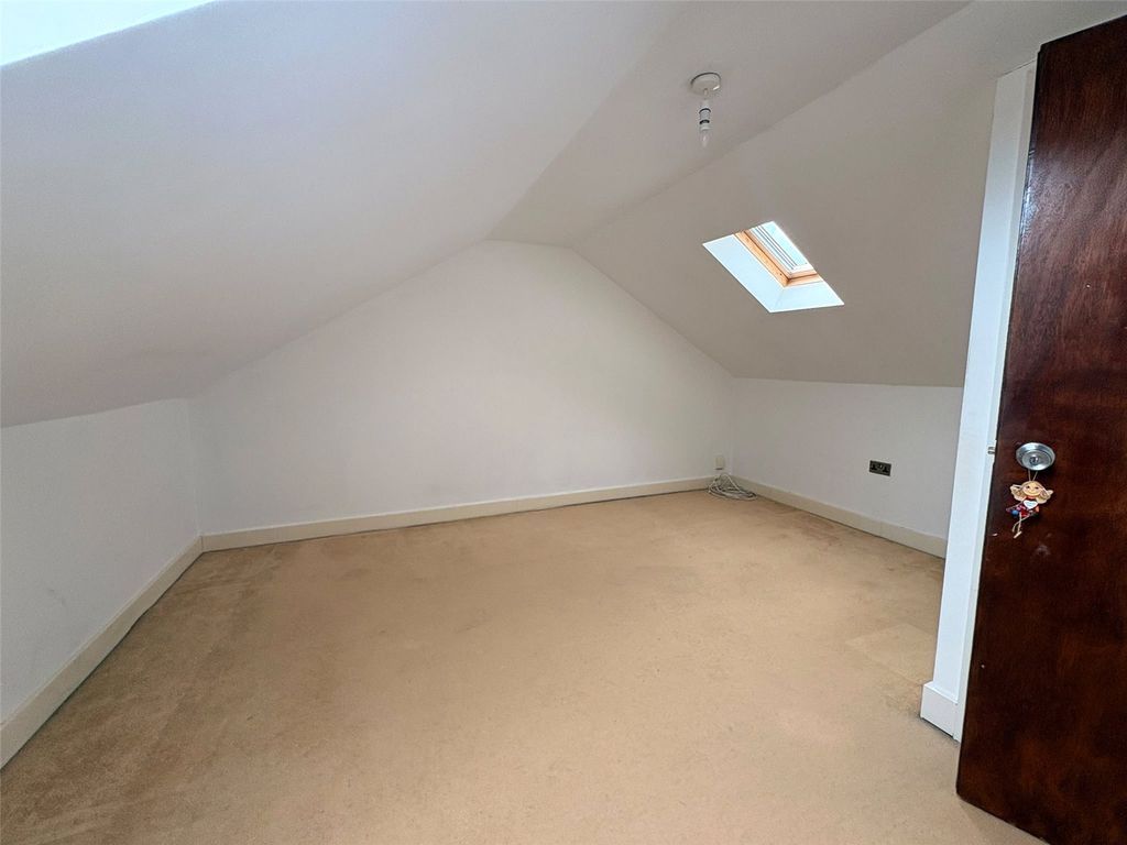 Property photo 2 of 14 Picture No. 13