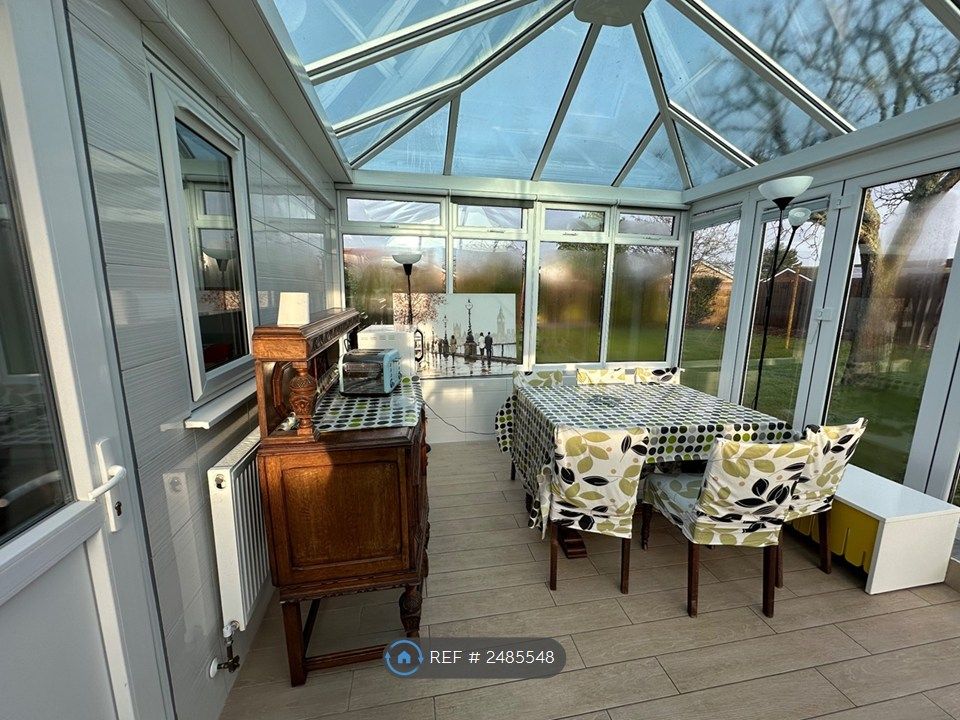 Property photo 1 of 18 Dining Room &amp; Conservatory