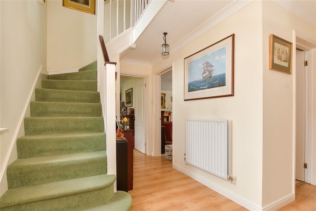 Property photo 3 of 17 Entrance Hall