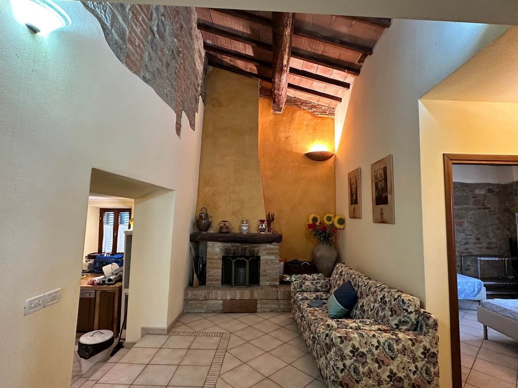 Property photo 2 of 30