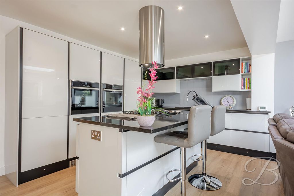 Property photo 3 of 36 Ccltd-14.Jpg